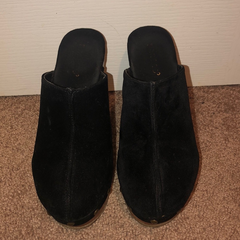 Heels - Picture 2 of 3